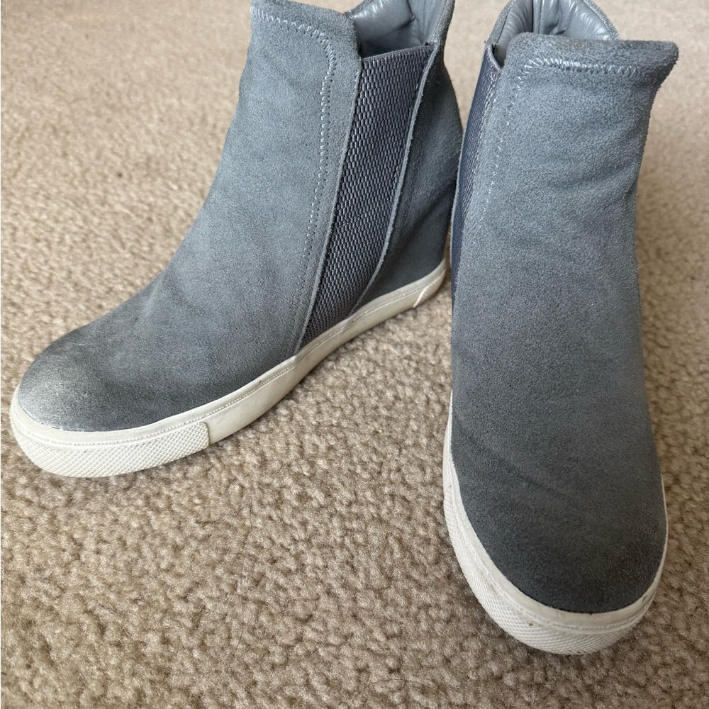 Stylish Gray Women's Ankle Boots